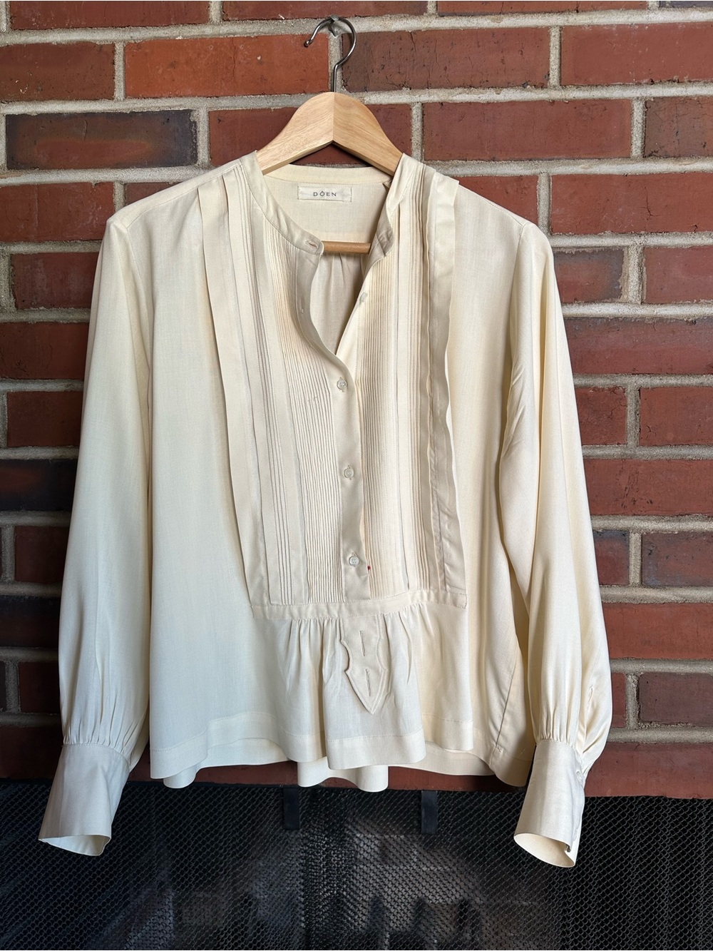 Doen Soft Cream Pintuck Peasant Blouse